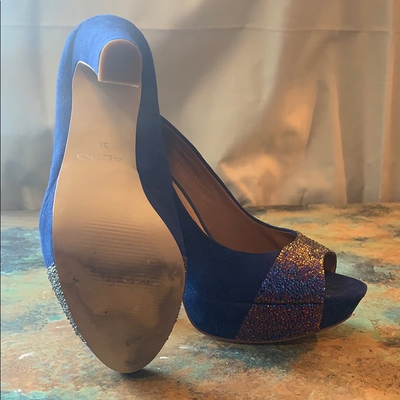 Strassed Heels - Picture 8 of 11